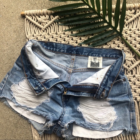 Furst Of A Kind Vintage Levi Distressed Shorts - Picture 3 of 14